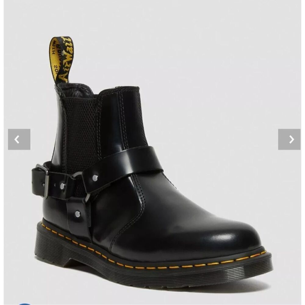 Dr Martens NWOT Wincox Smooth Leather Buckle Boots